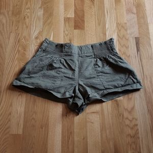 Catherine Malandrino OD Green Linen Shorts